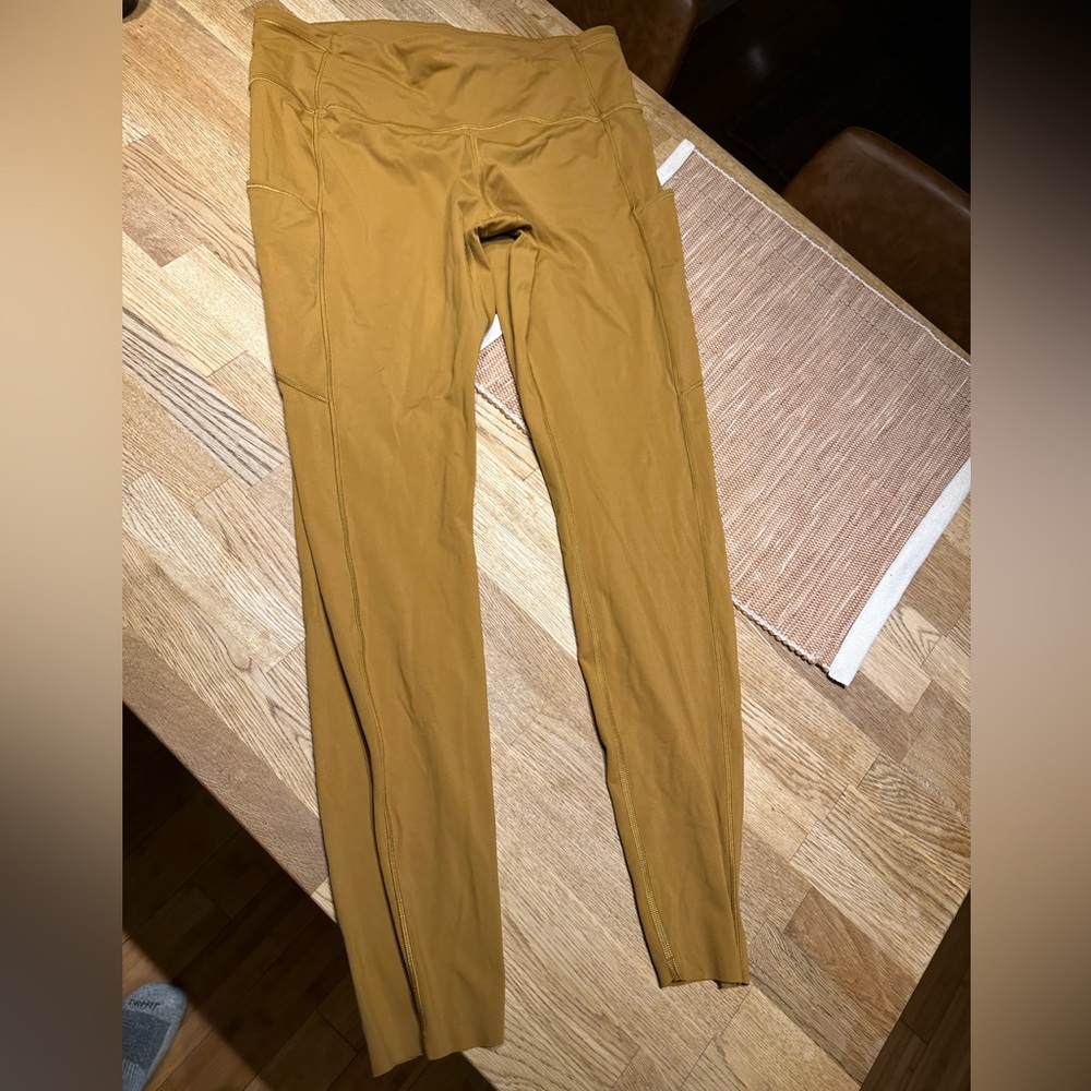 Size 12: Lululemon worn once tights - perfect for fall size 12!
